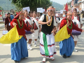 बुढापाकाले पाउदुरे नाच संरक्षण गर्दै