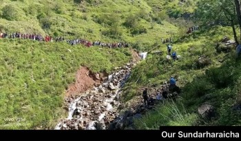 खोलाले मोटरसाइकल बगाउँदा दुईजनाको मृत्यु