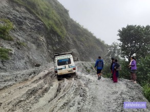 बाढीपहिराले मध्यपहाडी राजमार्गको ४० किलोमिटर  क्षतिग्रस्त