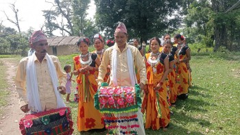 थारू समुदायको अटवारी पर्वः दिदीबहिनीका लागि व्रत लिएर मनाइँदै