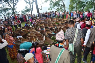 ढ्वाङकुम मनाउँदै वाम्बुले राई समुदाय