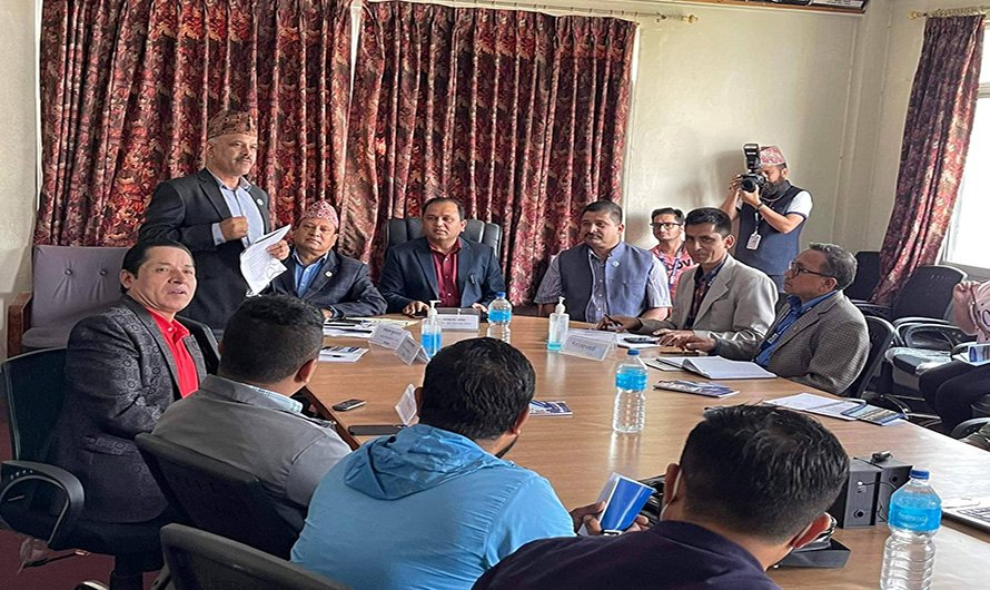 आचार संहिता उल्लंघनमा कक्षा लिने पहिलो पत्रकार धमला