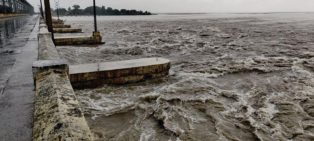 कोशी ब्यारेजका ४६ ढोका खोलियो