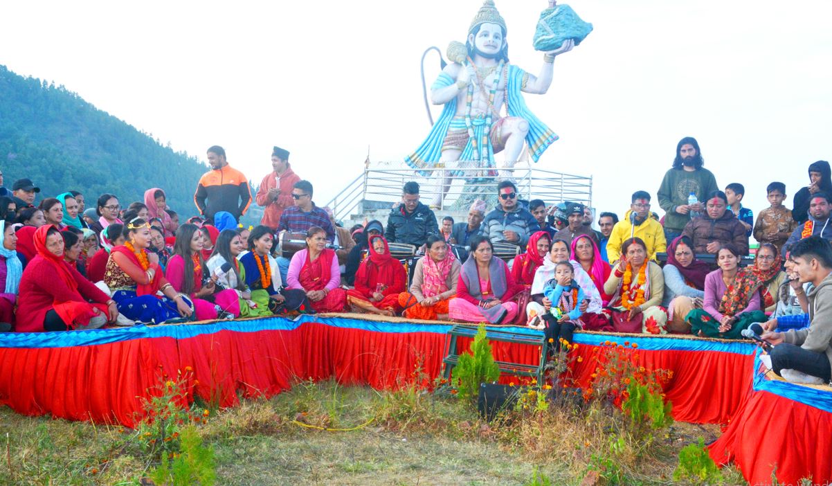 पञ्चकोट चिनाउन प्रत्यक्ष दोहोरीमा  कलाकार पशुपति शर्मा