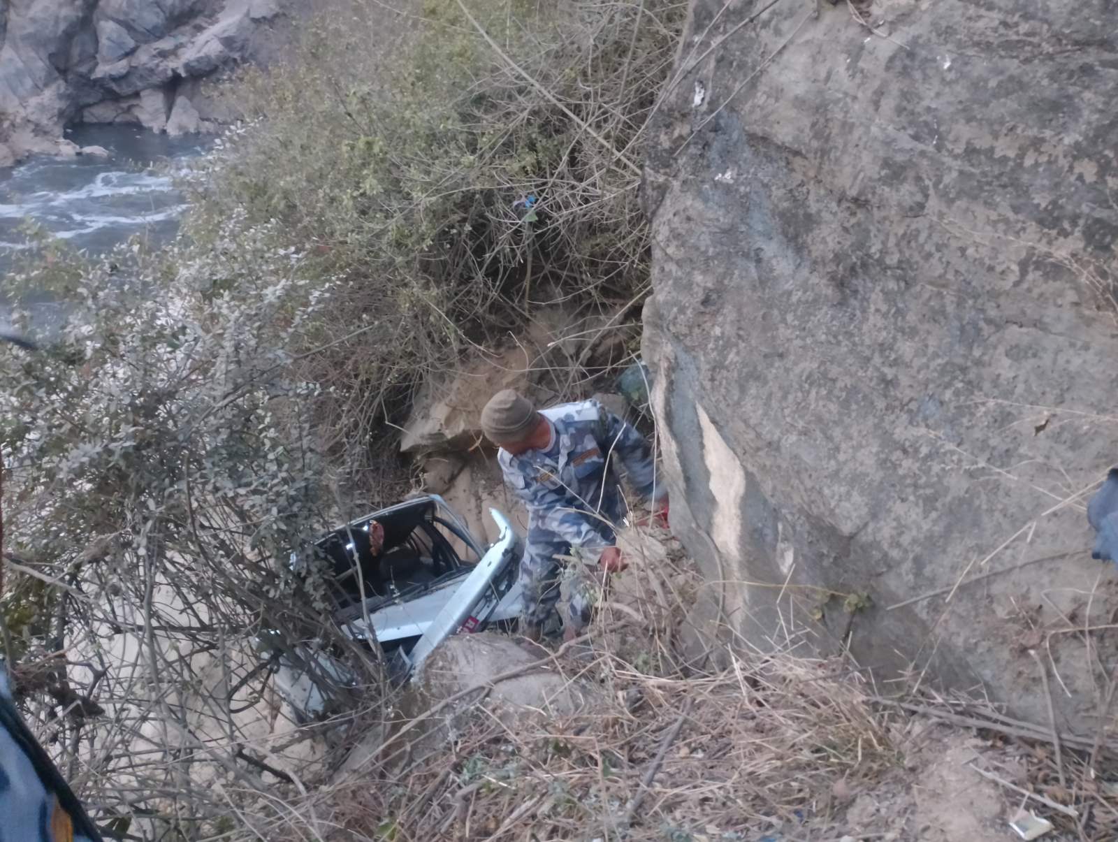 बागमतीमा कार खसेर वेपत्ता भएका खत्रीको शव  फेला