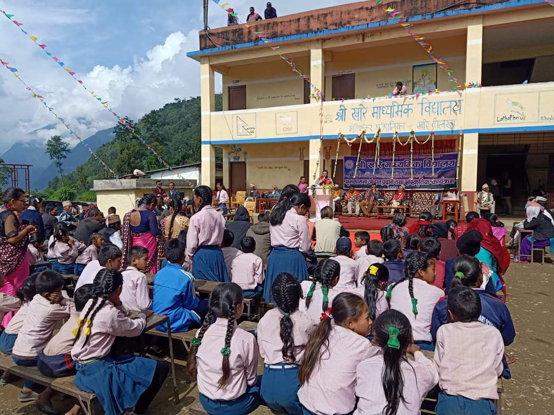 निजि विद्यालयसँग प्रतिस्पर्धा गर्दै दोलखाको खारे मा.वि.