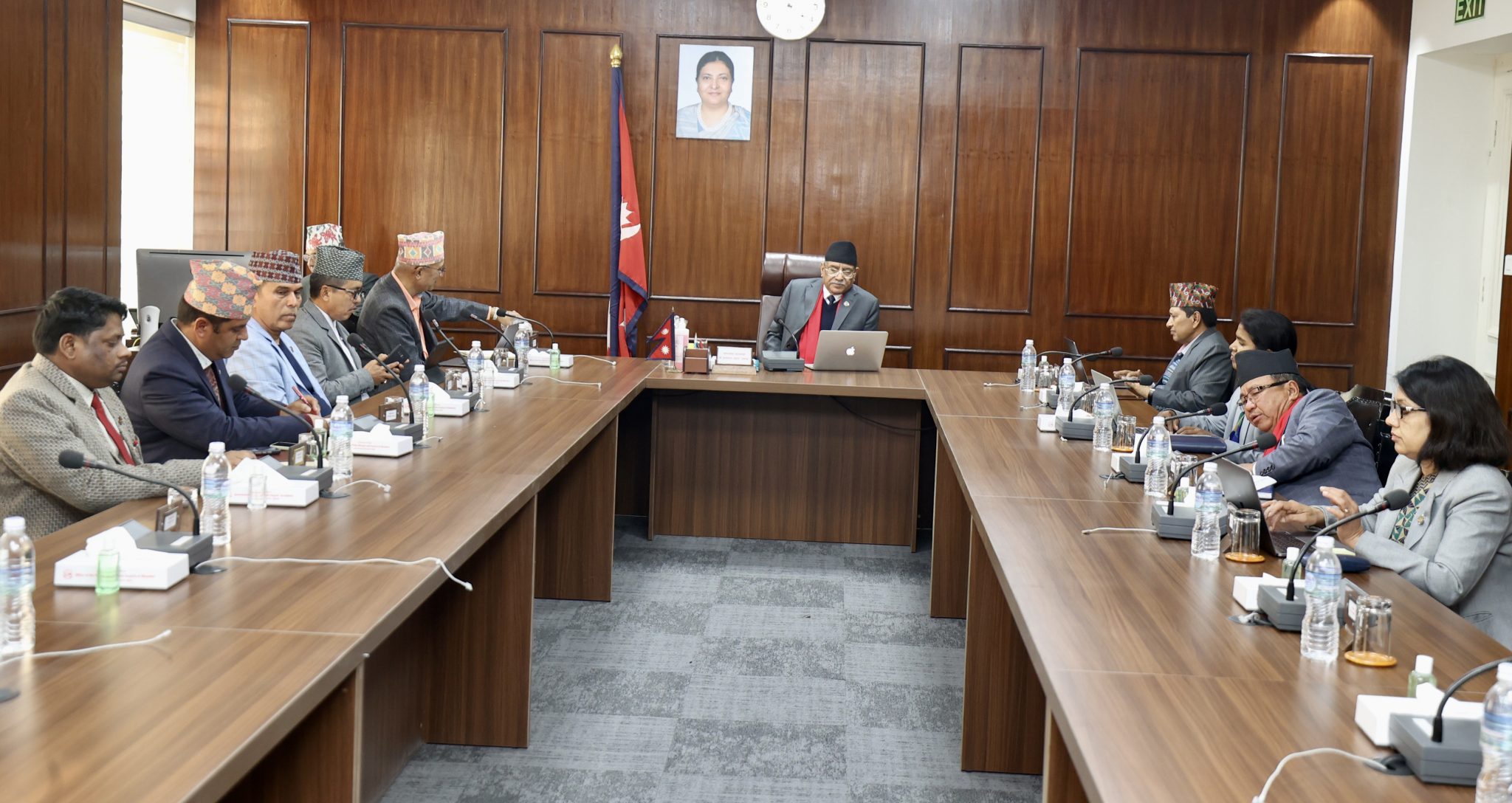 मन्त्रिपरिषद्को बैठकले कर्मचारीको सरुवा तथा पदस्थापन गर्दै