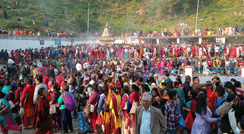 मातातीर्थ कुण्डमा भक्तजनको घुइँचो