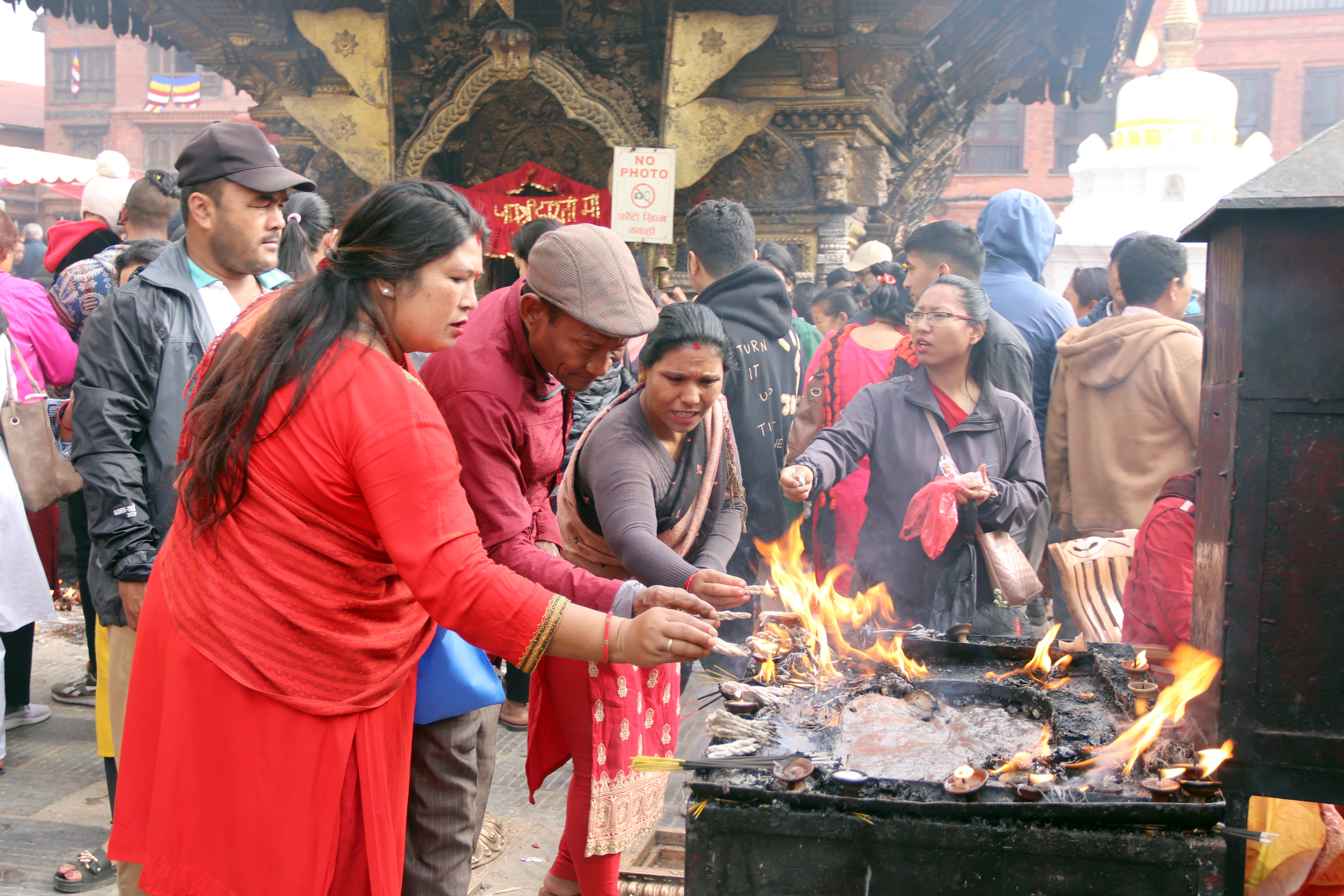 देशभरका बौद्ध तीर्थस्थलमा दर्शनार्थीको घुइँचो