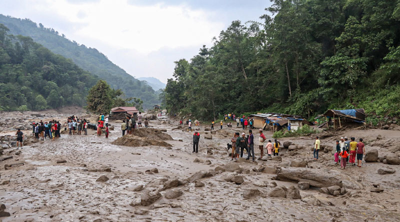 बाढीपहिरो प्रभावित क्षेत्रमा पुग्यो राहत