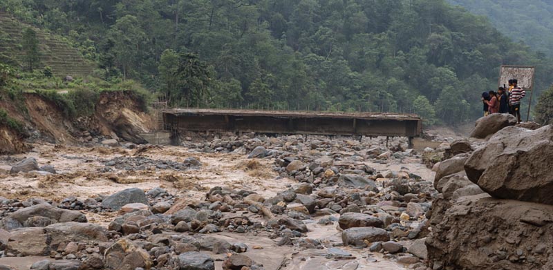 बाढीले गोठ बगाउँदा दुईजना बेपत्ता